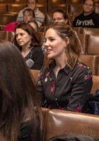 Valcsi tesz fel egy kérdést Johnnak