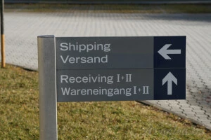 Egyenesen tovább a raktárokhoz, ahol a kész DVD-ket tárolják