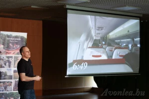 Ilyen egy kisebb gép belülről reggel 7 óra előtt