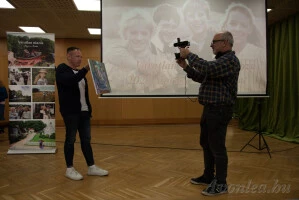 Csaba mesél a festményeiről