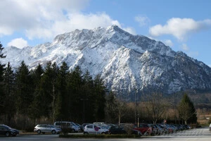 Látvány a Sony gyárának parkolójából