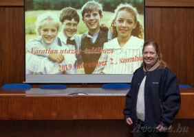 Ildikó a stábdzsekiben