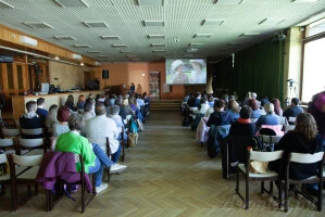 Bemelegítésnek extra filmeket néztünk a sorozat kulisszatitkairól