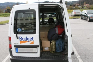 Anna DVD-k a szállításhoz bérelt autóban