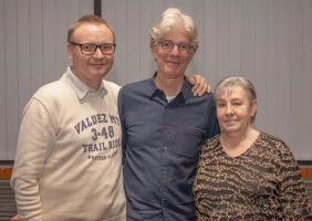 Laci, John és Julcsi