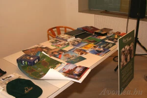 Albumok, könyvek, relikviák