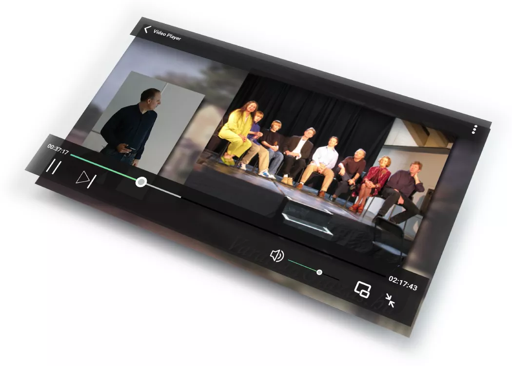 Részlet látszik Kozák Zsolt prezentációjából egy videólejátszón
