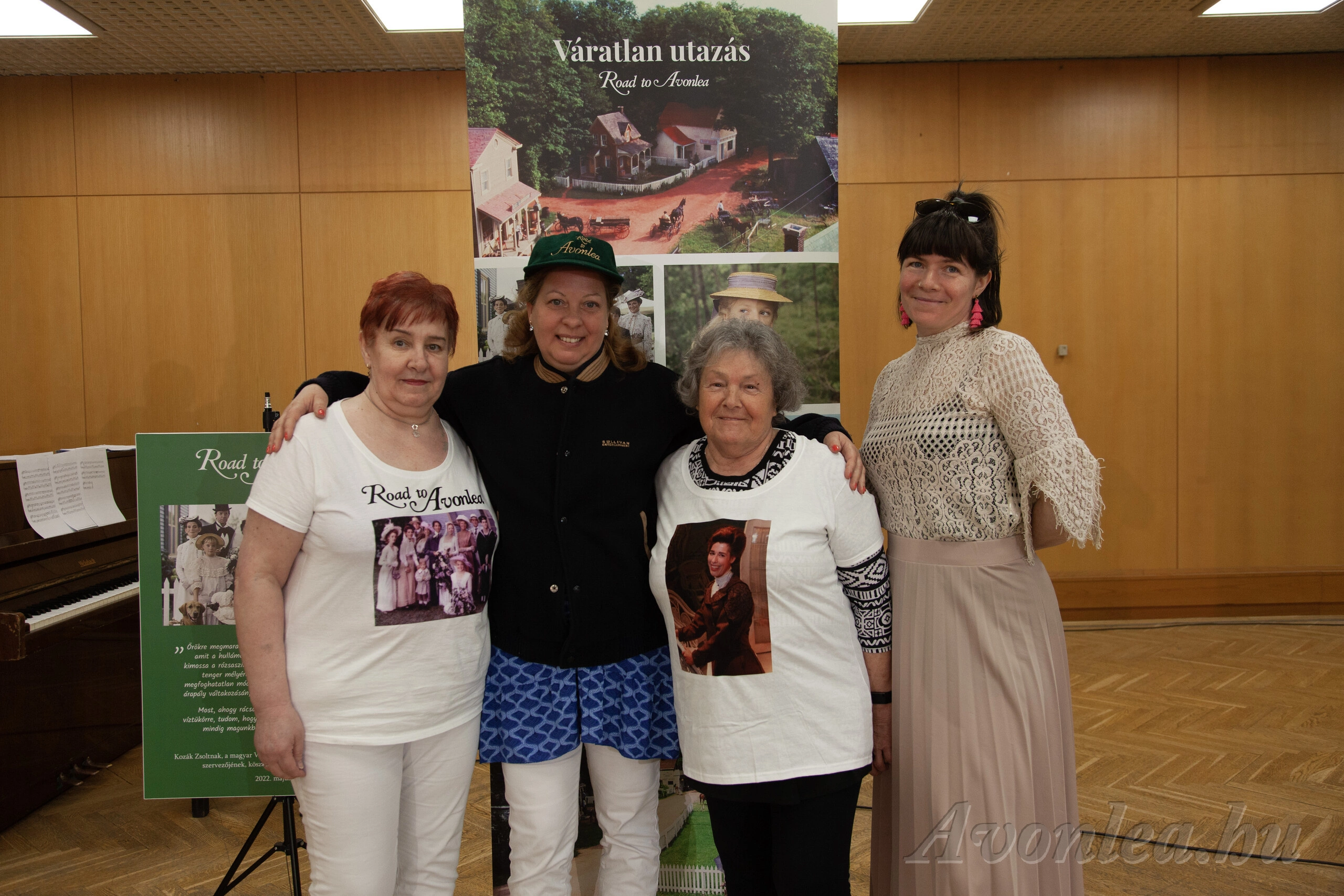 Julcsi, Ildikó, Mária és Viktória