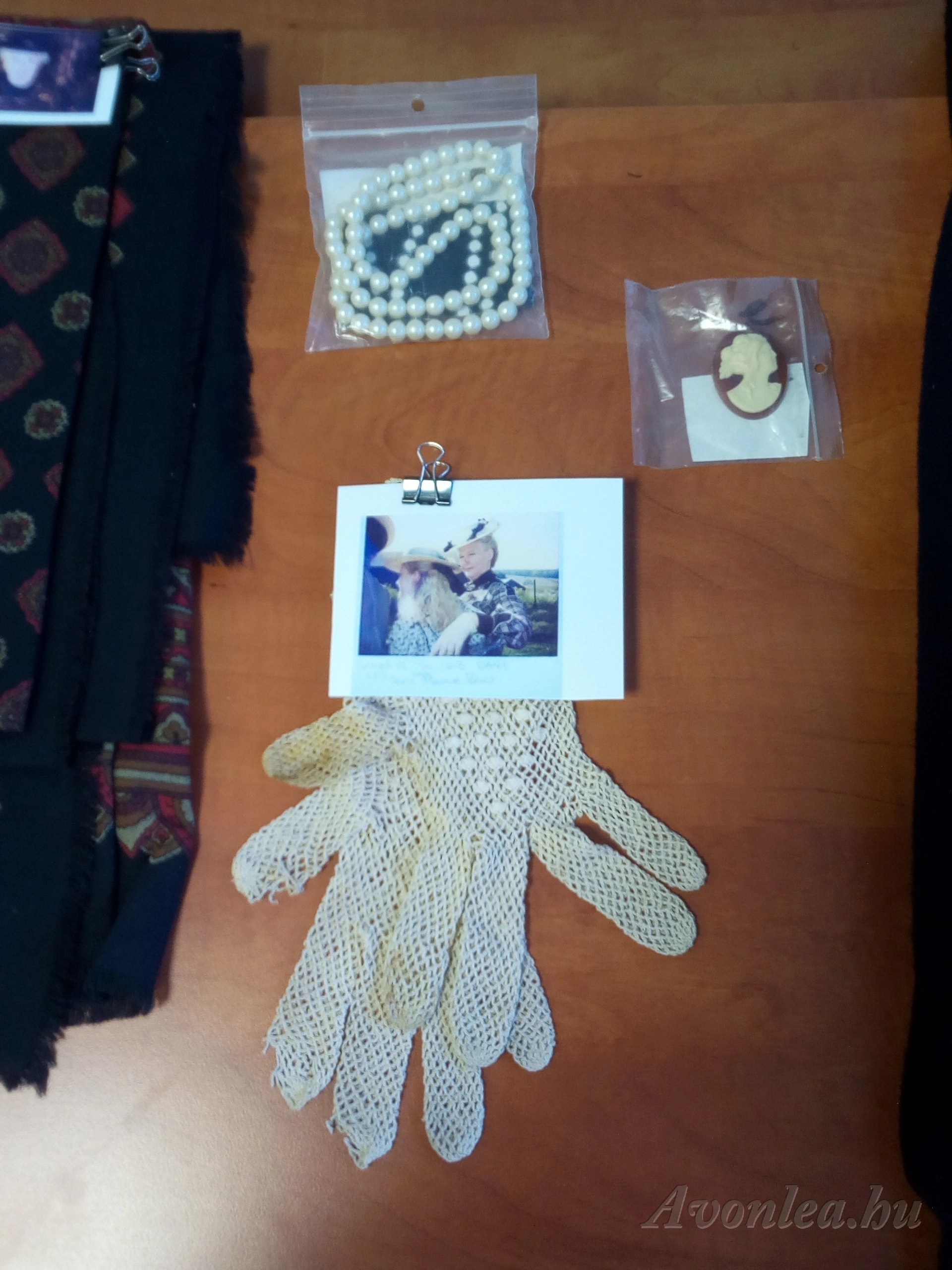 Rachel Lynde kesztyűje — eredeti kellék