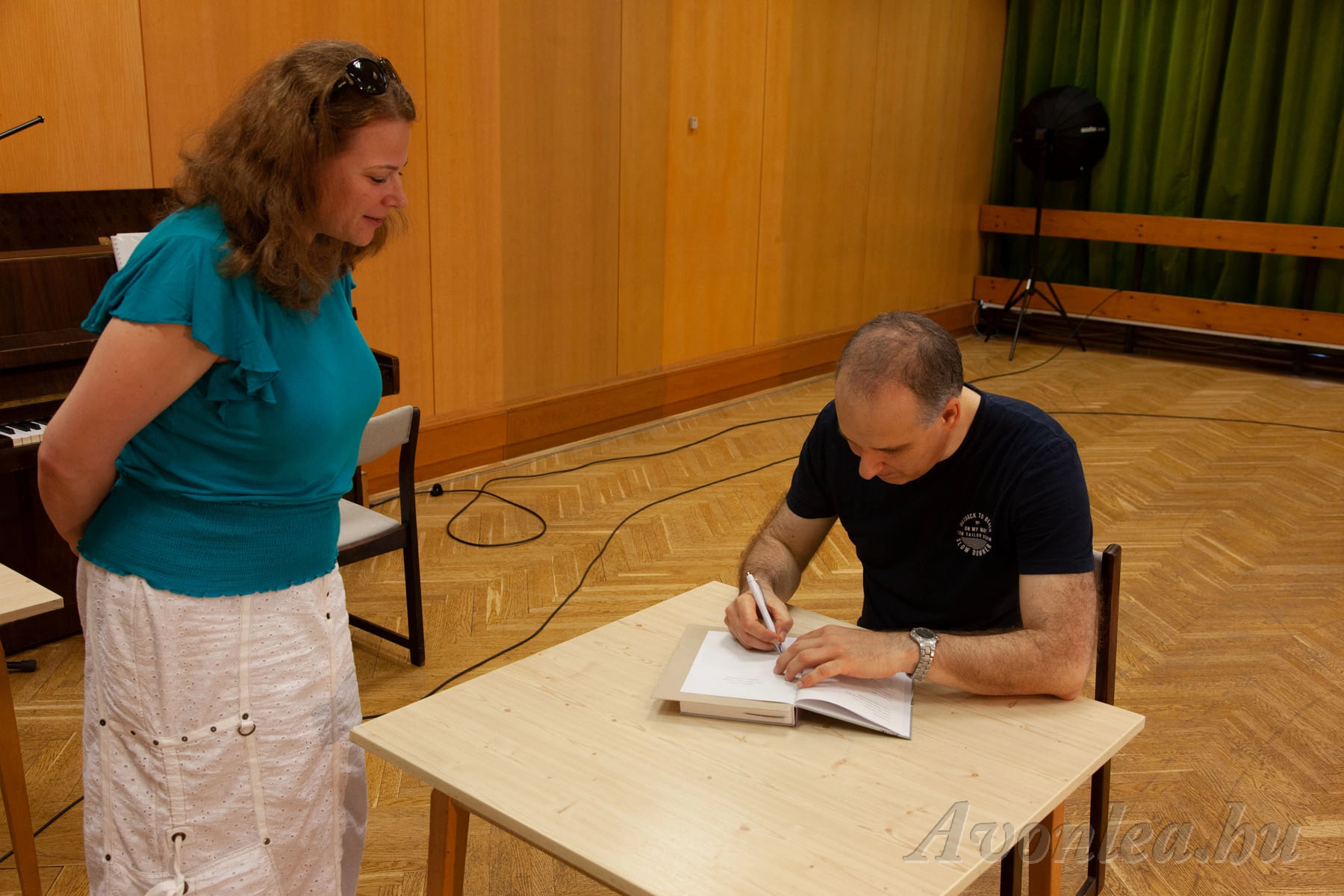 Áginak dedikálok