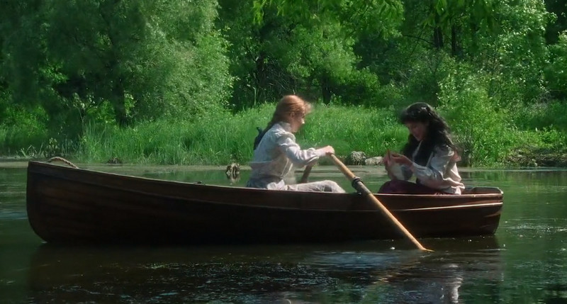 Anne Shirley és Diana csónakáznak
