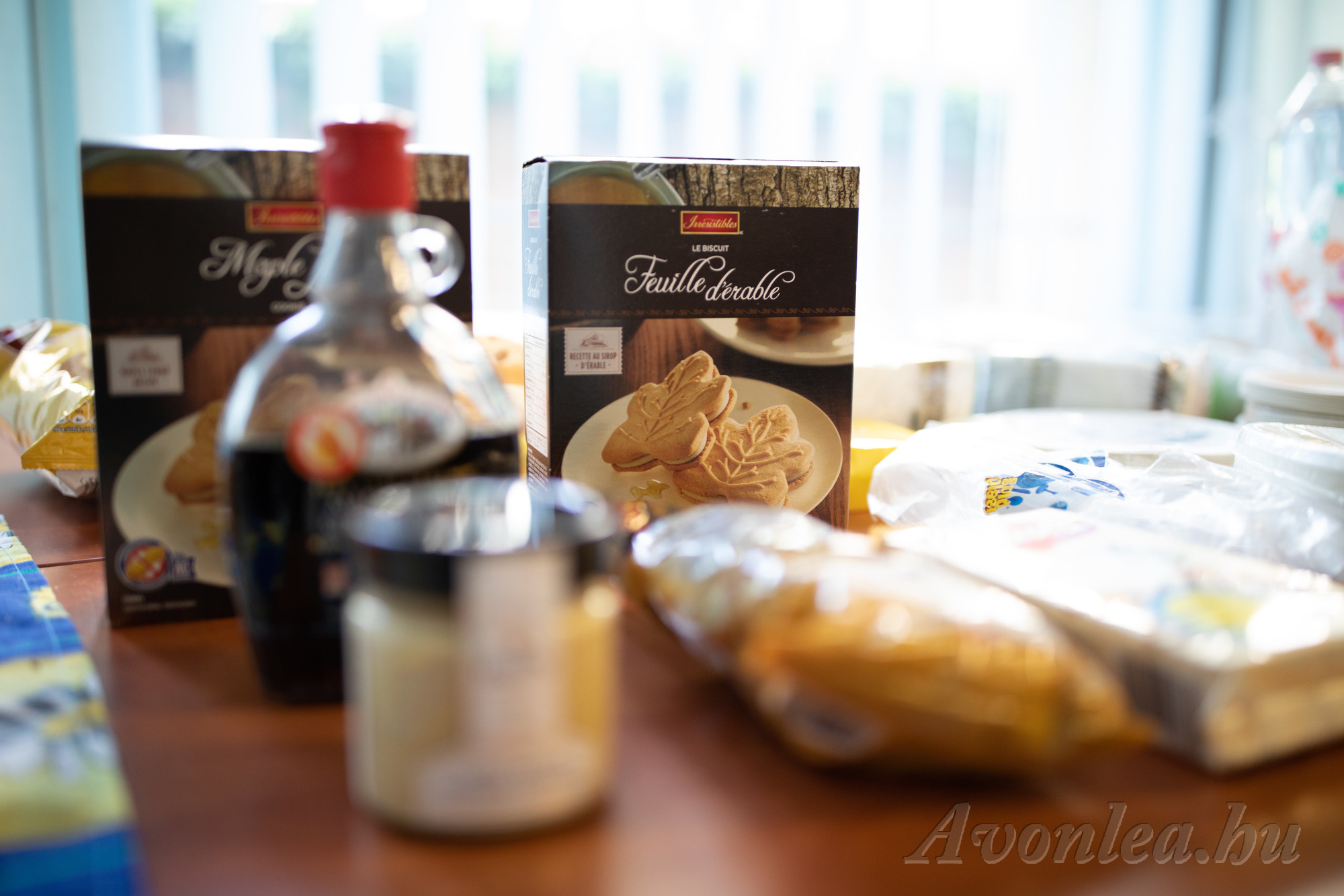 Juharszirup, illetve juharszirupos termékek: juharvaj, keksz és popcorn